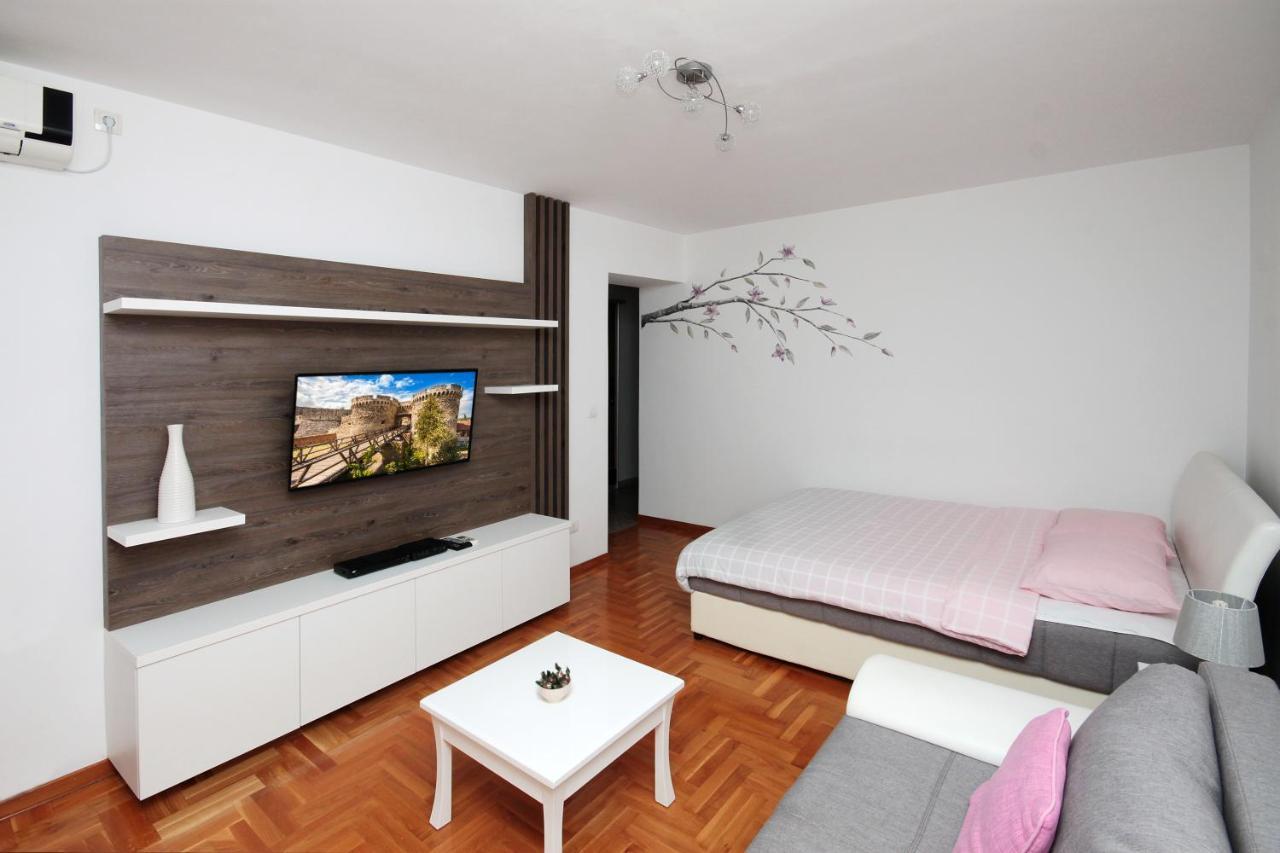 Apartment Lilly Βελιγράδι Εξωτερικό φωτογραφία